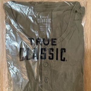 True Classic Men’s XL Forest Green Henley shirt